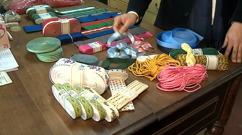 Fabrico artesanal da arte da passamanaria II