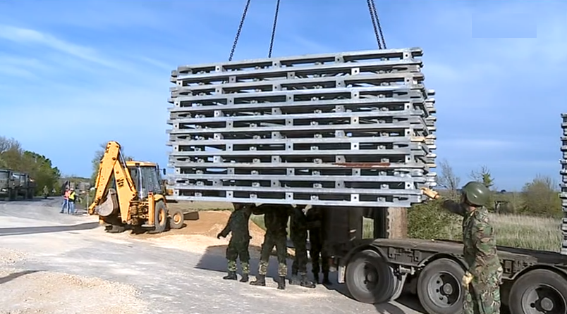 Instalação de ponte militar provisória em Maiorca