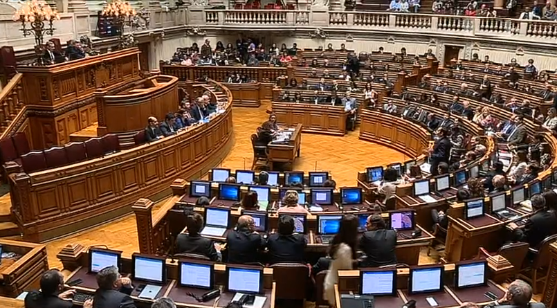 Offshores em discussão no debate quinzenal