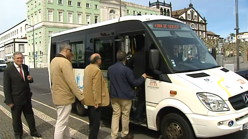 Rede mini-bus em Ponta Delgada