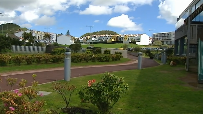 Acesso ao parque urbano de Ponta Delgada