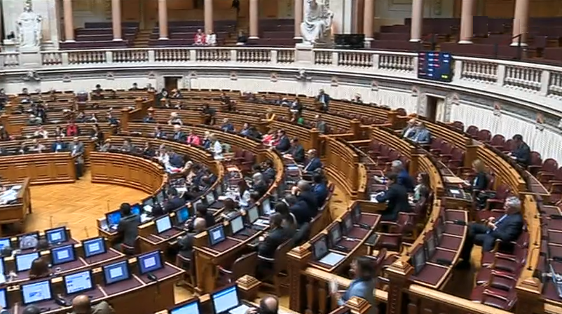 Debate sobre a redução do financiamento do Estado ao ensino privado