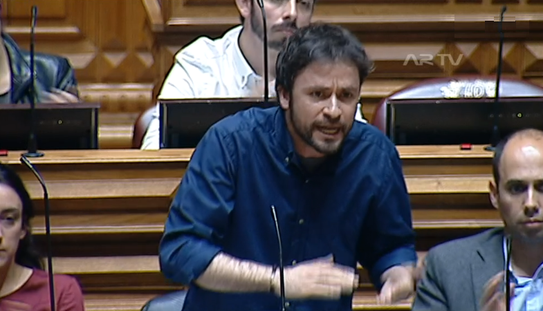 Debate parlamentar sobre natalidade