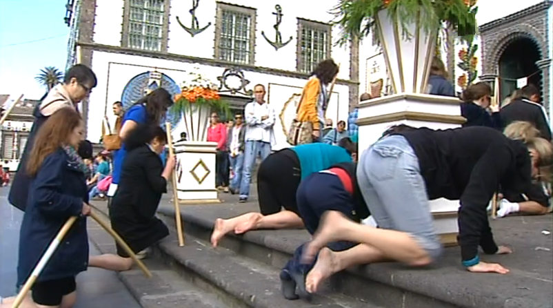 Pagamento de promessas nas festas do Senhor Santo Cristo