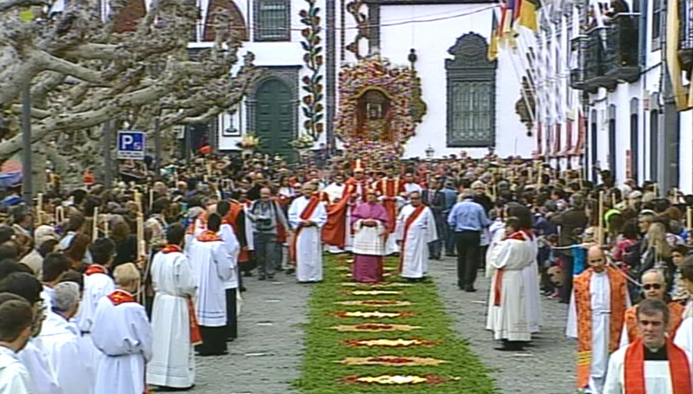Procissão da mudança de imagem do Senhor Santo Cristo