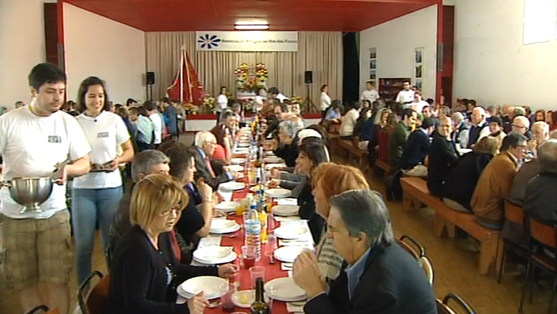 Sopas do Espírito Santo à moda das Flores