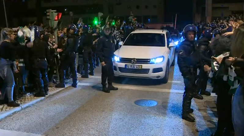 Futebol: Confrontos entre adeptos do Sporting e PSP