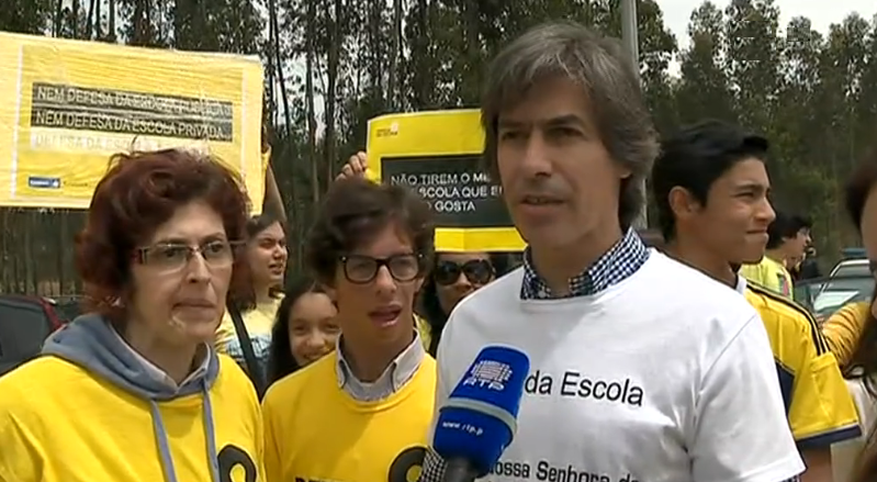 Protesto em defesa do financiamento aos colégios