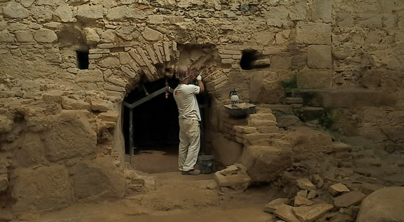 Obras de restauro nas ruínas das termas romanas em Évora