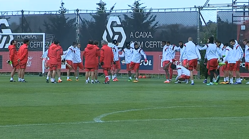 Futebol: treino do Benfica e do Marítimo