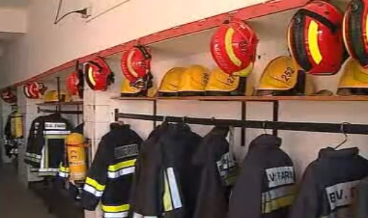 Bombeiros sem fundos