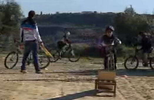 Motociclismo: jovens praticam BTT