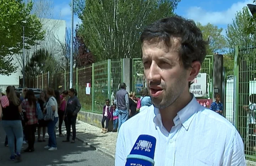 Manifestação de pais e alunos do ensino público