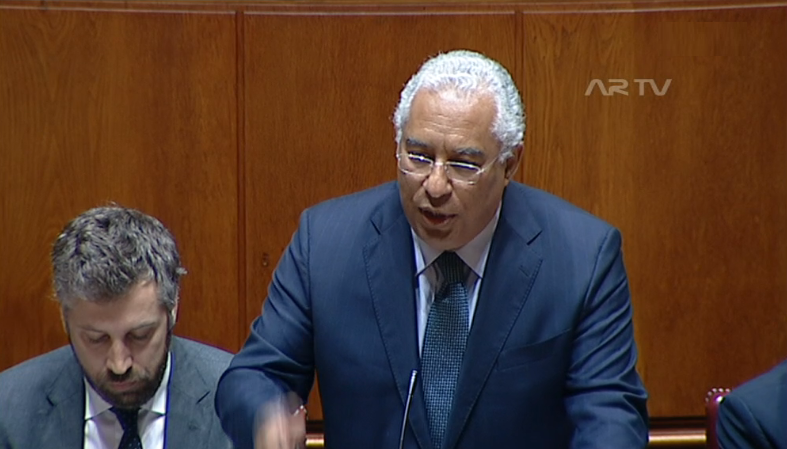 Troca de acusações durante o debate quinzenal sobre Economia