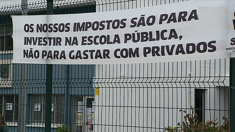 Colégios sem financiamento