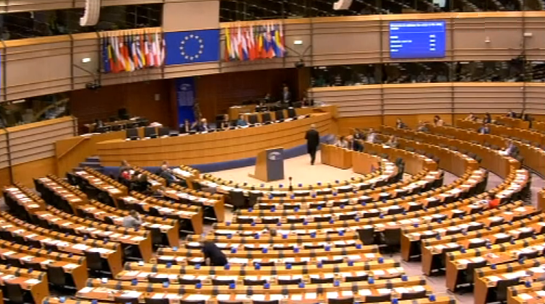 Parlamento Europeu debate medidas para o setor do Leite