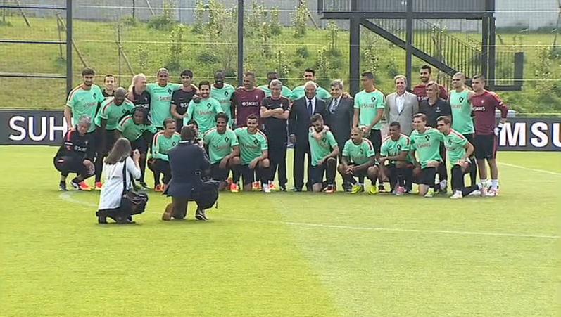 Futebol: António Costa visita Seleção Nacional