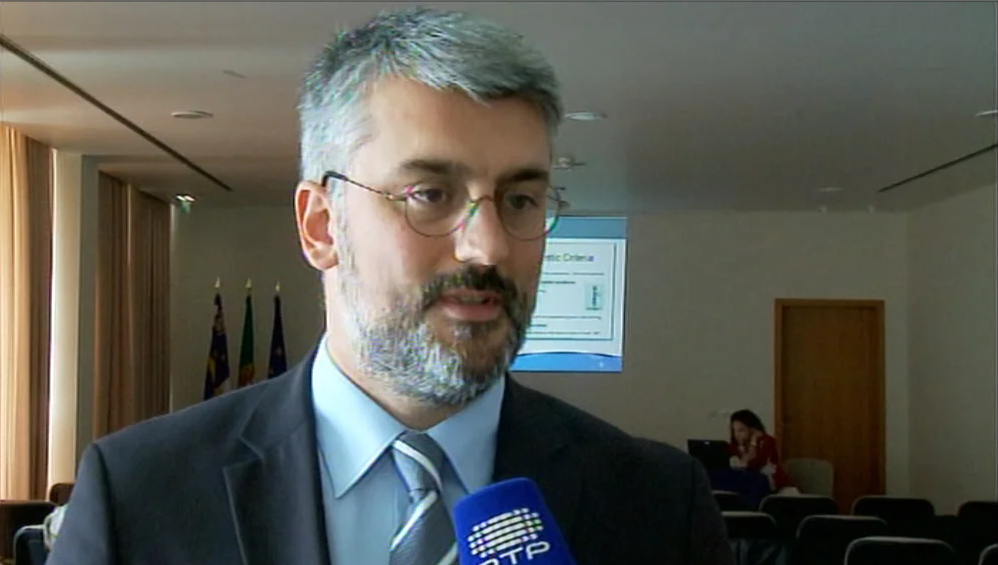 Luís Cabral visita Farmácia da Graciosa