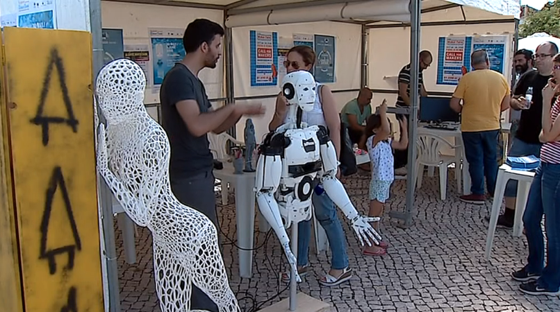 Exposição de resíduos reciclados