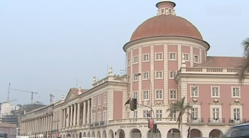 FMI em Angola