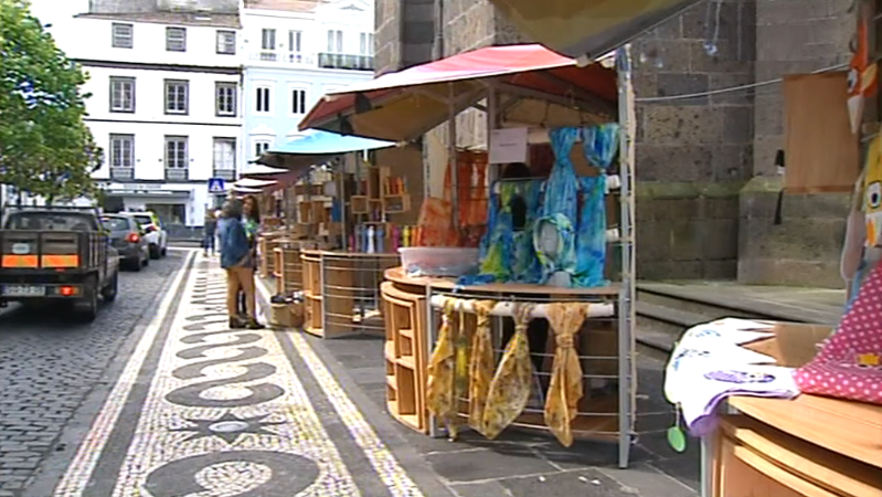 Mercado Urbano de Artesanato em São Miguel