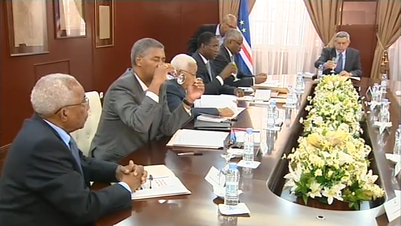 Reunião governamental em Cabo Verde