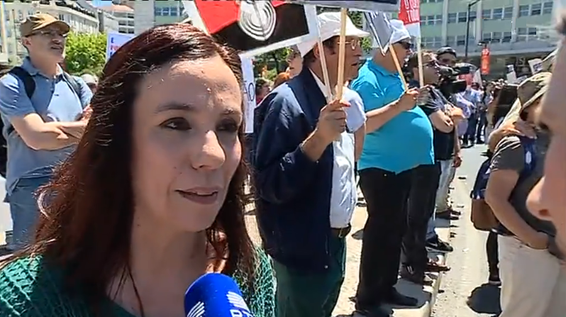 Manifestação em defesa da escola pública
