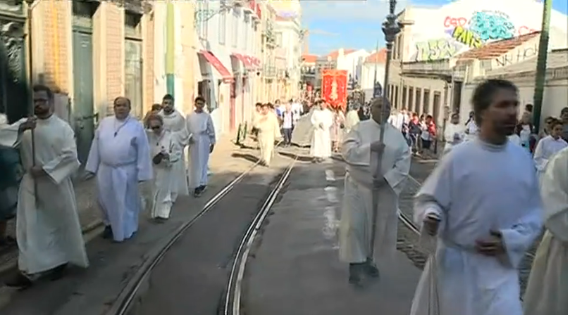 Cerimónia religiosa na Festa de Santo António