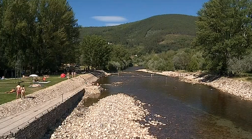 Praia fluvial de Valhelhas