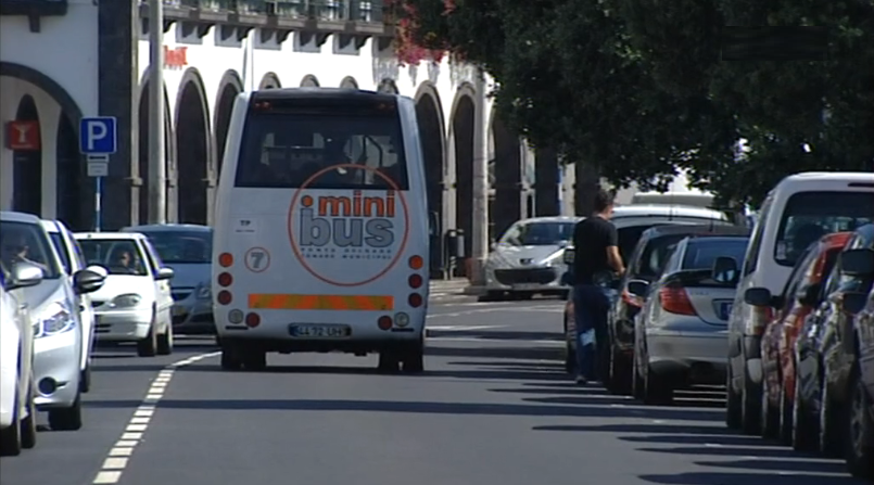 Aplicação “PDL Mini-Bus” em Ponta Delgada