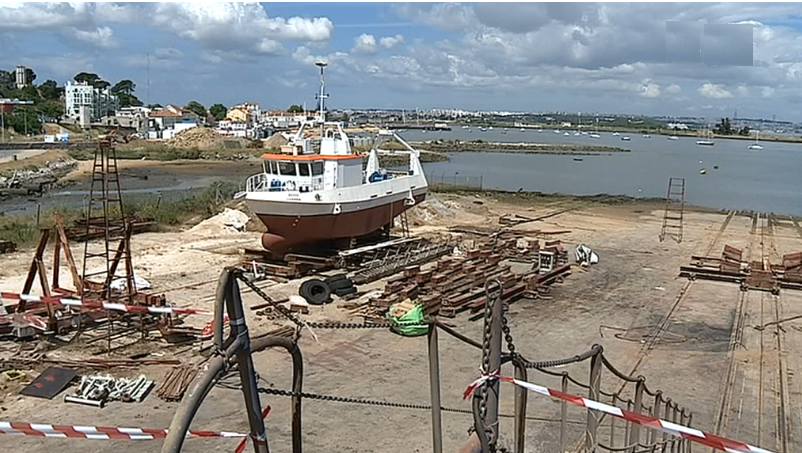 Construção de barco rebocador no Seixal II