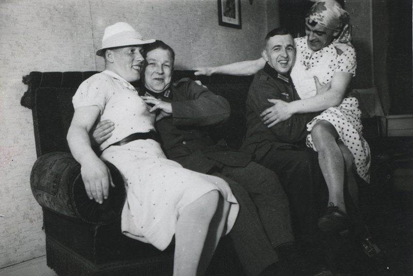 Soldier Studies. Crossdressing in der Wehrmacht, da editora Hatje Cantz