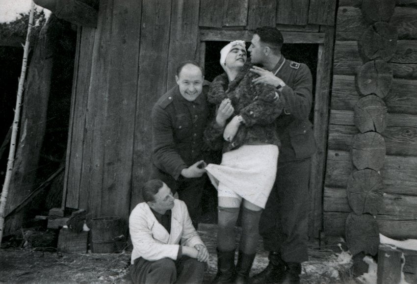 Soldier Studies. Crossdressing in der Wehrmacht, da editora Hatje Cantz
