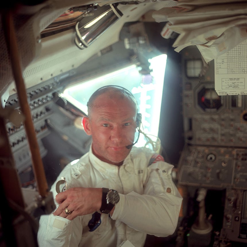 Buzz Aldrin dentro do Módulo Lunar. Créditos Fotográficos: NASA/DR