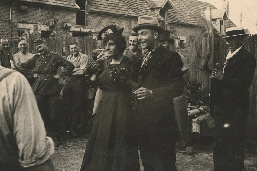 Soldier Studies. Crossdressing in der Wehrmacht, da editora Hatje Cantz
