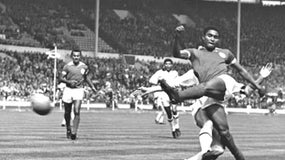 Imagem de Eusébio no Panteão Nacional