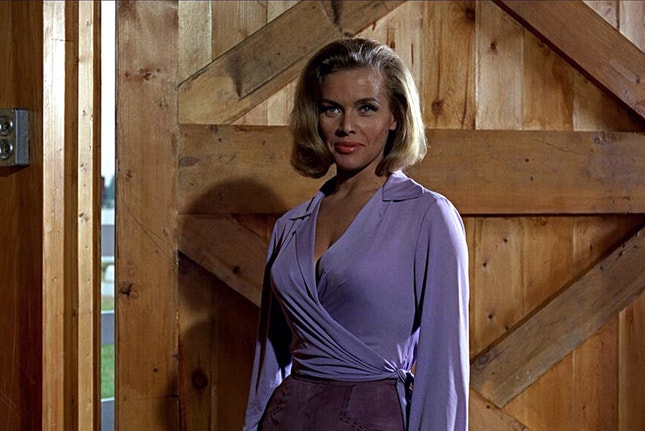 Honor Blackman em 