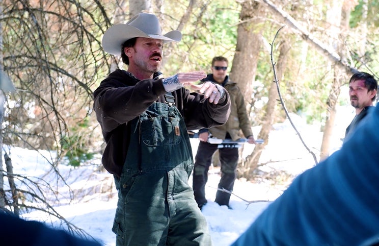 Para além da natureza — Taylor Sheridan durante a rodagem de 