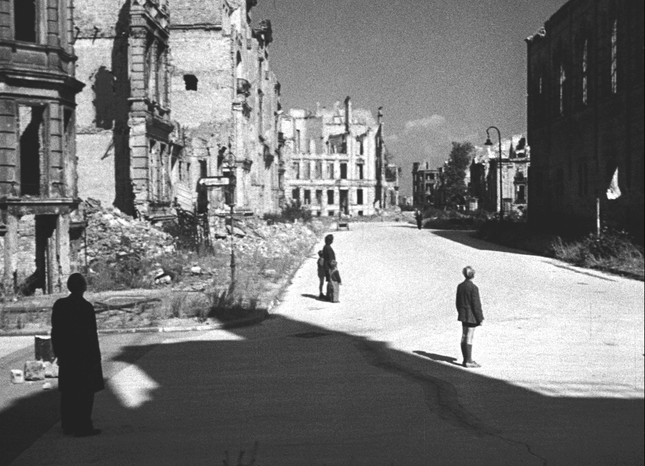"Alemanha, Ano Zero" — memórias de Berlim pouco depois da Segunda Guerra Mundial