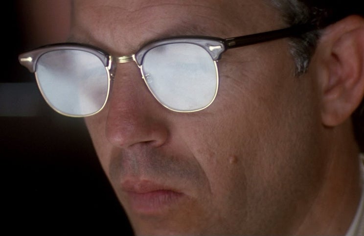 Kevin Costner interpreta a personagem do procurador Jim Garrison