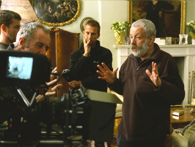 Mike Leigh durante a rodagem de "Vera Drake"