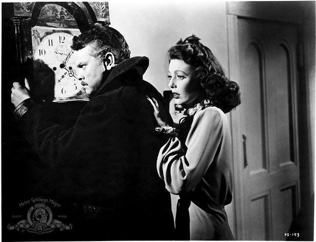 Orson Welles e Loretta Young em "O Estrangeiro" — uma tragédia do pós-Segunda Guerra Mundial