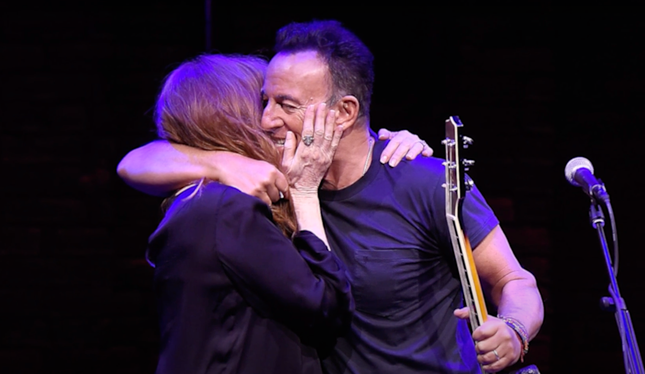 Patti Scialfa e Bruce Springsteen — um concerto que é também uma viagem familiar