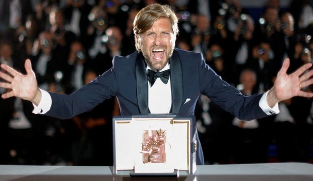 Ruben Östlund celebra a Palma de Ouro recebida em Cannes por 