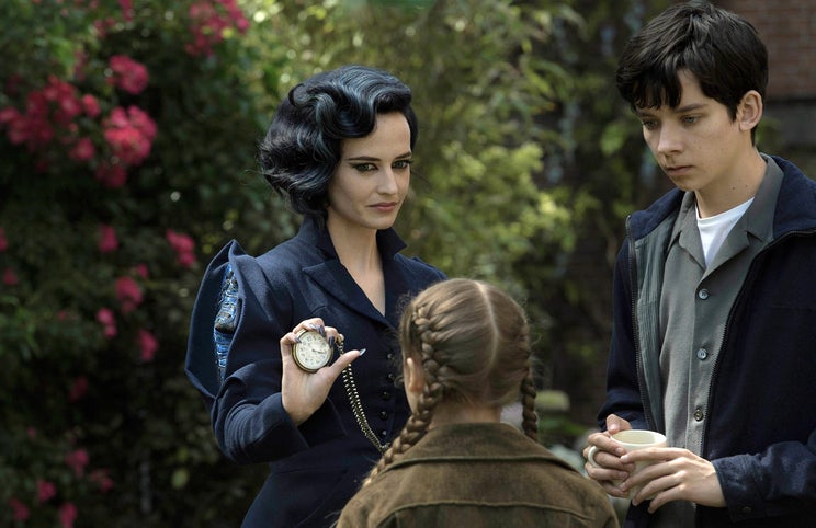 Eva Green e Asa Butterfield lidam com as 