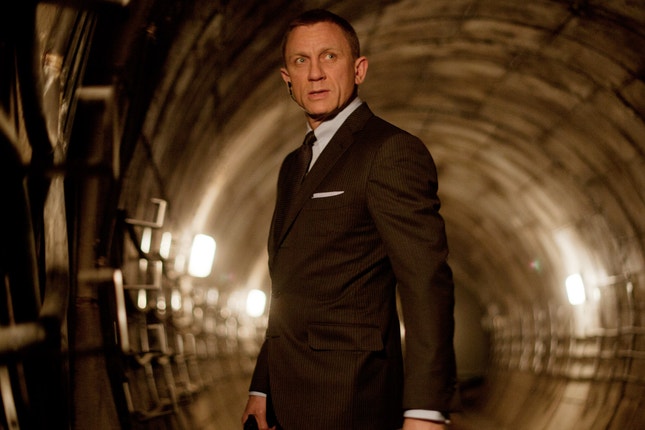 James Bond e Snoopy dominam nas salas de cinema mundiais