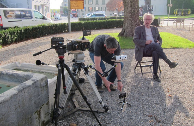 Jean-Luc Godard durante a rodagem de 