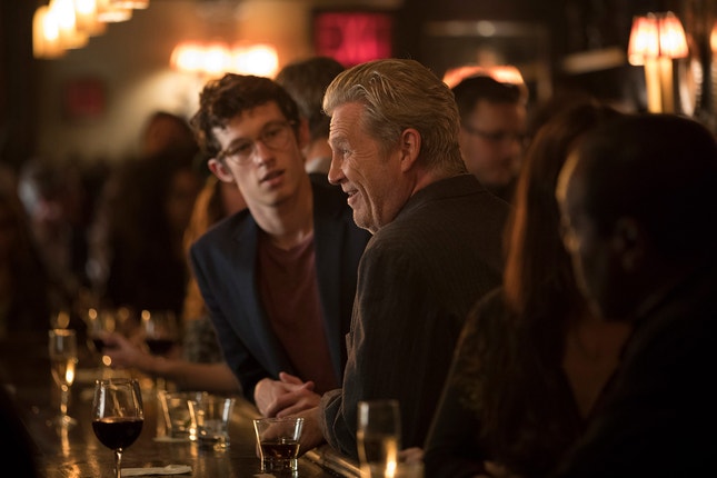 Callum Turner e Jeff Bridges — um jogo de afectos e descobertas