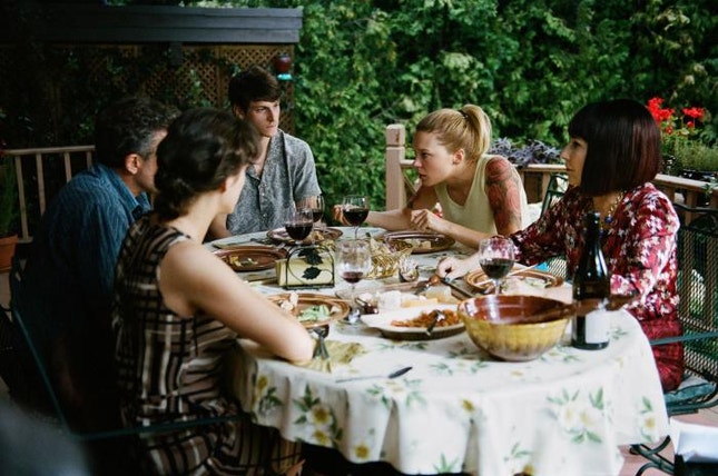 Almoço de família: Gaspard Ulliel, Nathalie Baye, Vincent Cassel, Léa Seydoux e Marion Cotillard.