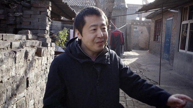 Jia Zhang-ke filmado por Walter Salles — pelas ruas de Fenyang